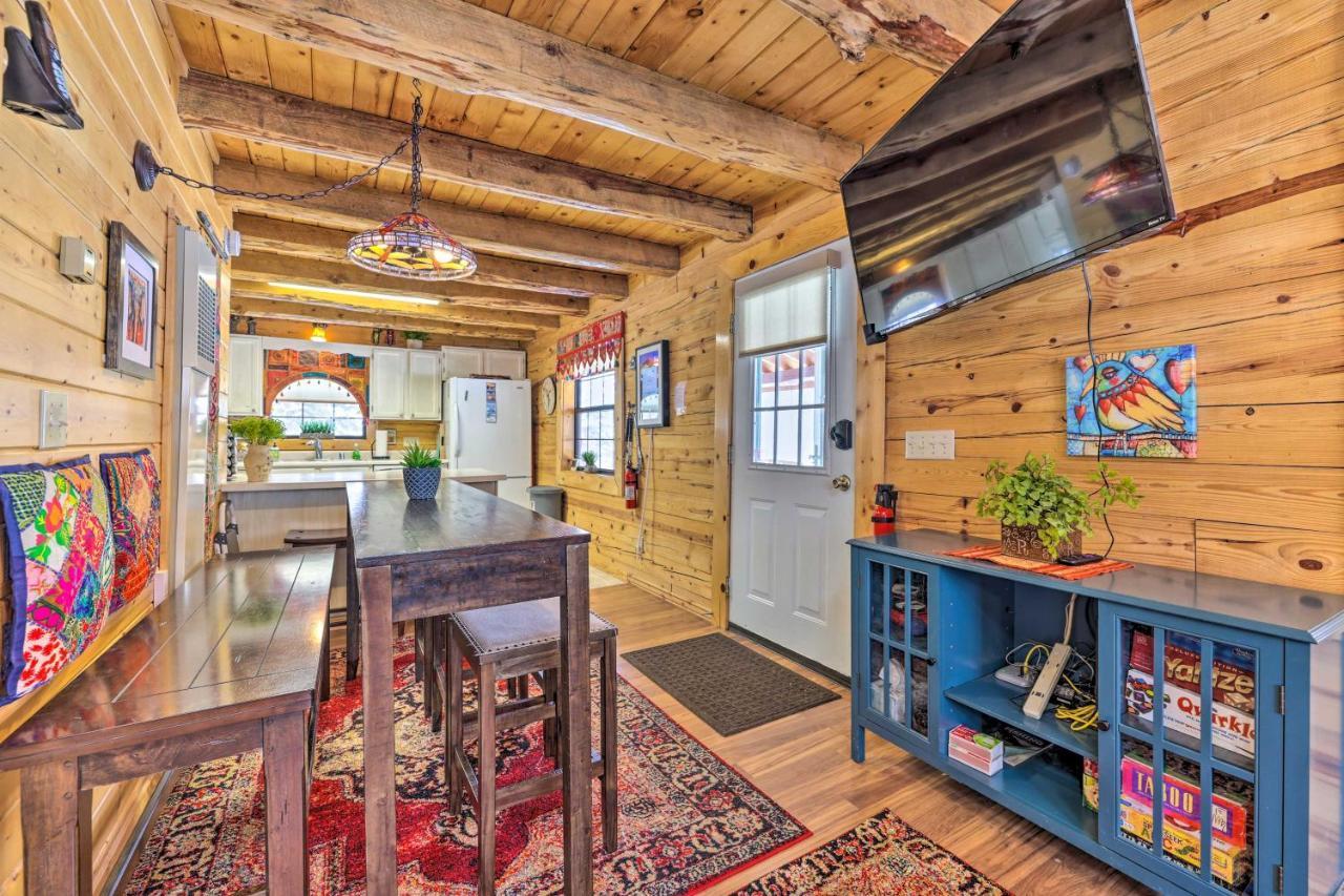 Rustic Duck Creek Village Cabin With Fire Pit! מראה חיצוני תמונה