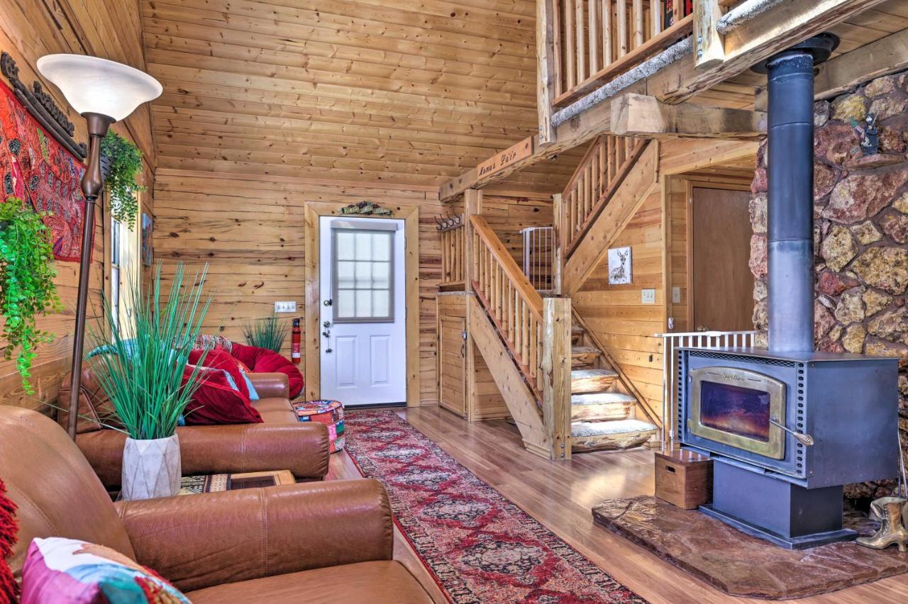 Rustic Duck Creek Village Cabin With Fire Pit! מראה חיצוני תמונה