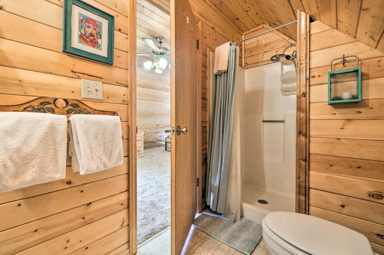 Rustic Duck Creek Village Cabin With Fire Pit! מראה חיצוני תמונה