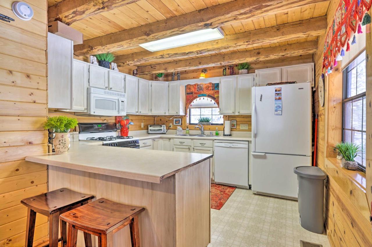 Rustic Duck Creek Village Cabin With Fire Pit! מראה חיצוני תמונה